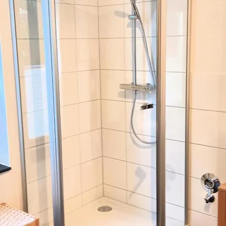 Apartment Gemuetliche Auszeit - Keine Monteure!nur 50m Zum Hauptbahnhof, Ruhig, Parterre, Zentral, Hunde Willkommen, Kinderausstattung Vorhanden
