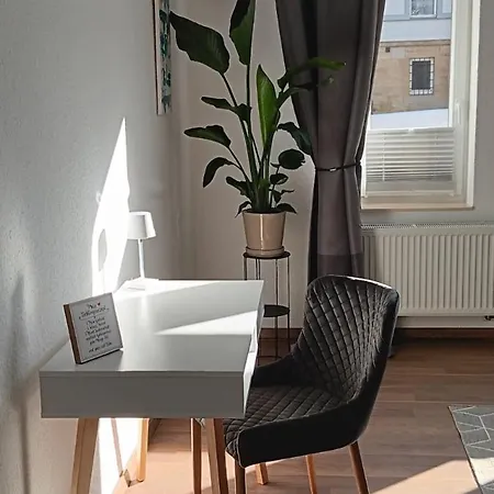 Apartment Gemuetliche Auszeit - Keine Monteure!nur 50m Zum Hauptbahnhof, Ruhig, Parterre, Zentral, Hunde Willkommen, Kinderausstattung Vorhanden Gotha
