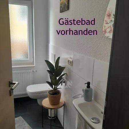 Apartment Gemuetliche Auszeit - Nur 50m Zum Hauptbahnhof, Ruhig, Parterre, Zentral, Hunde Willkommen, Kinderausstattung Vorhanden *